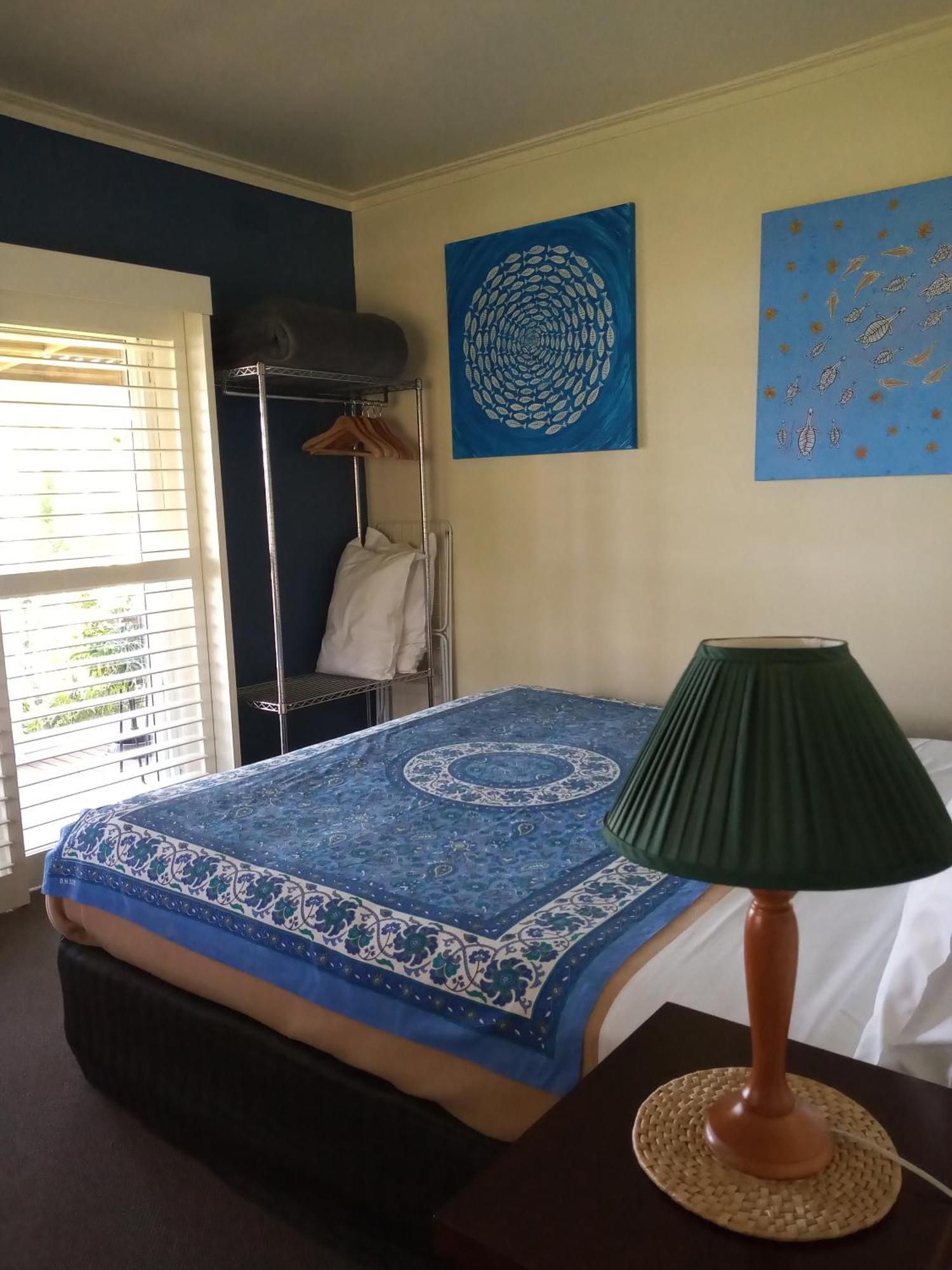 Lakes Entrance Waterfront Cottages With King Beds Exteriör bild