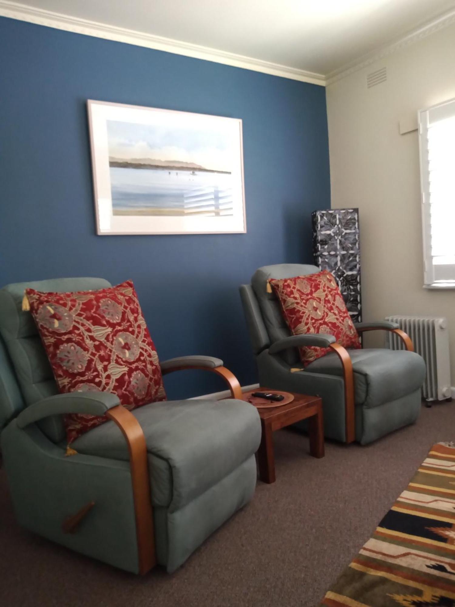 Lakes Entrance Waterfront Cottages With King Beds Exteriör bild