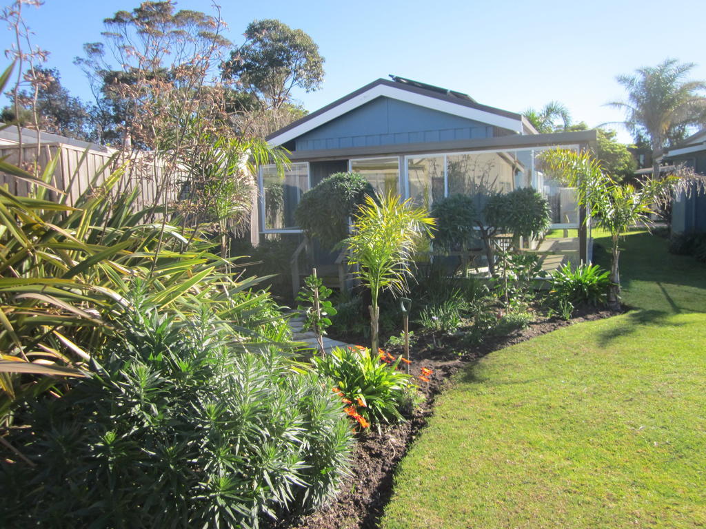 Lakes Entrance Waterfront Cottages With King Beds Exteriör bild
