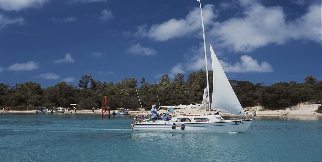 Lakes Entrance Waterfront Cottages With King Beds Exteriör bild