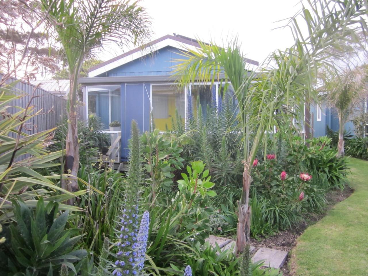 Lakes Entrance Waterfront Cottages With King Beds Exteriör bild