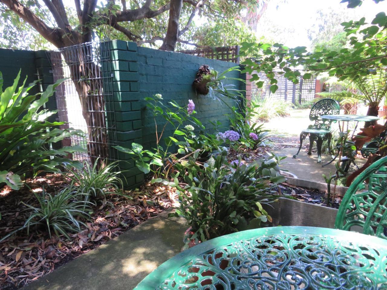 Lakes Entrance Waterfront Cottages With King Beds Exteriör bild